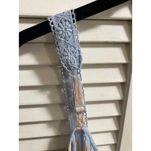 Torrid Plus Size Feather Pattern Blue & Tan Gauze Cold Shoulder Top Size 4X - Picture 5 of 7